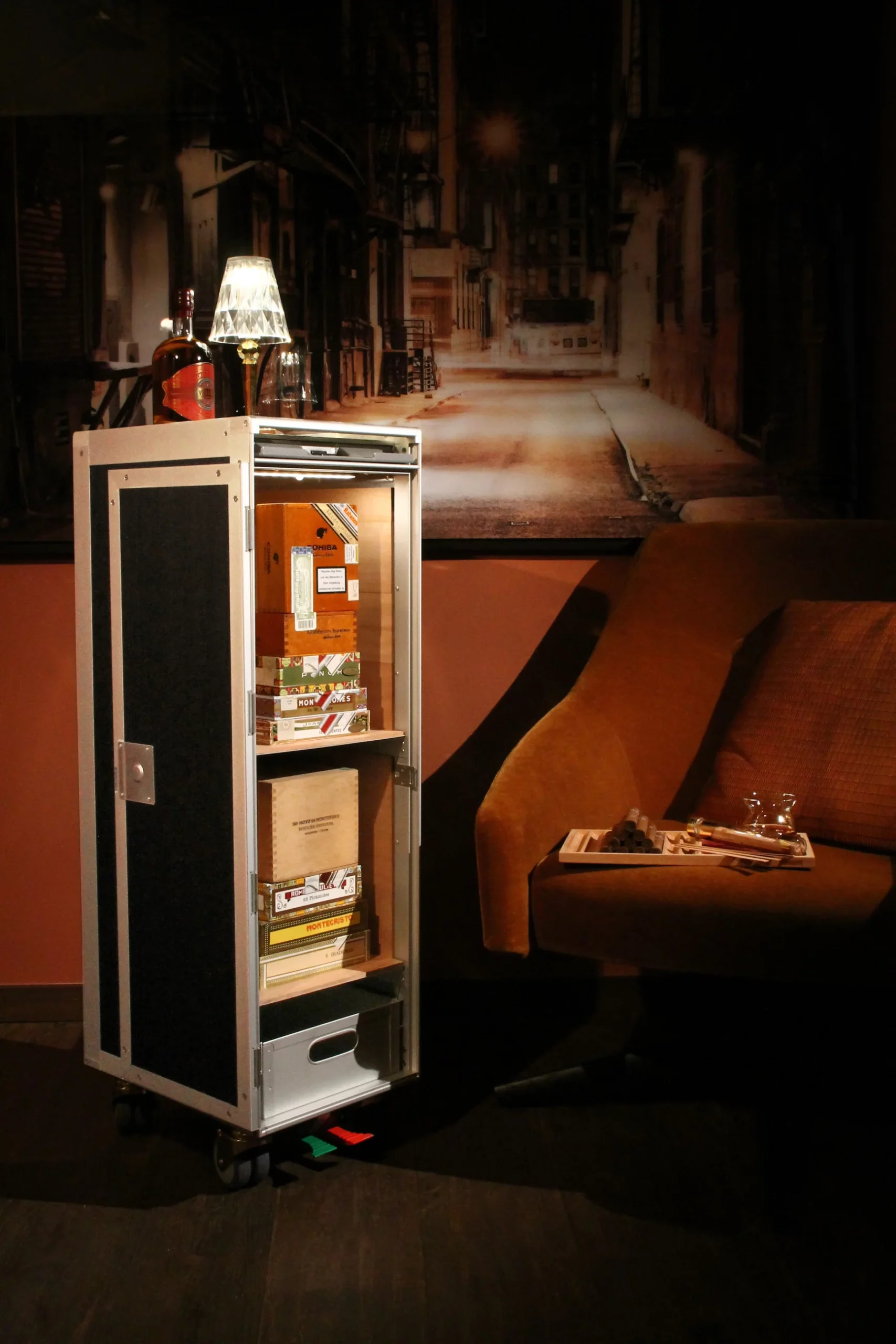 Adorini Zigarrenschrank Trolley Schwarz